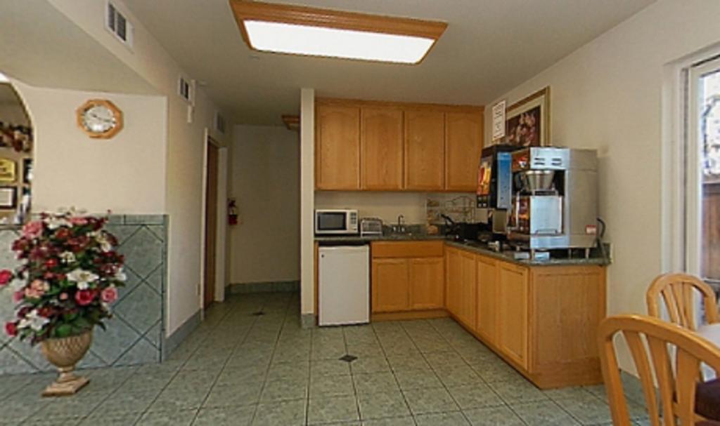 Cloverdale Wine Country Inn & Suites Esterno foto