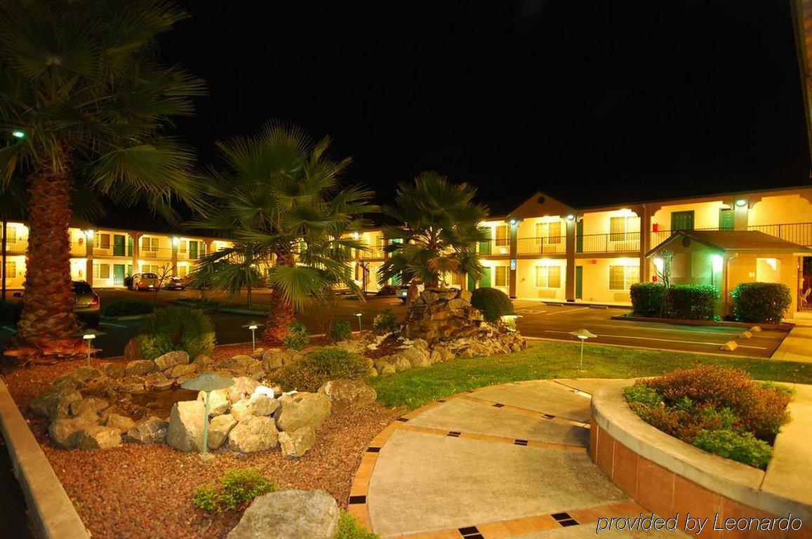 Cloverdale Wine Country Inn & Suites Esterno foto