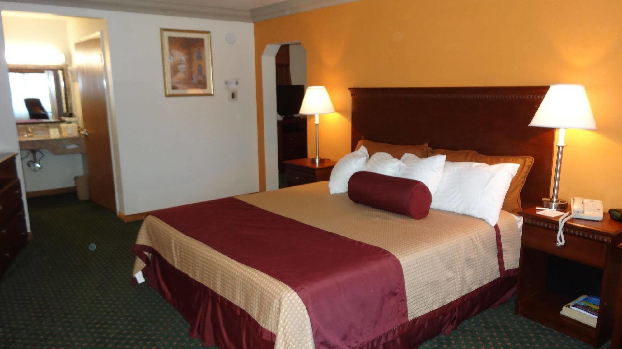 Cloverdale Wine Country Inn & Suites Esterno foto