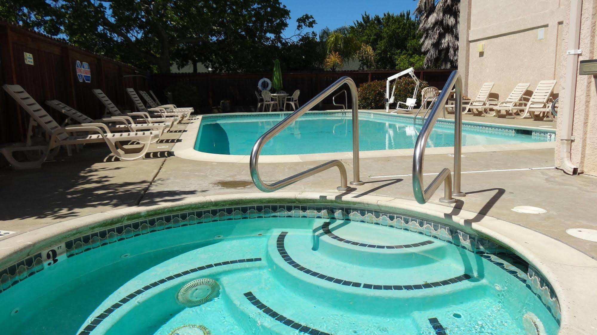 Cloverdale Wine Country Inn & Suites Esterno foto